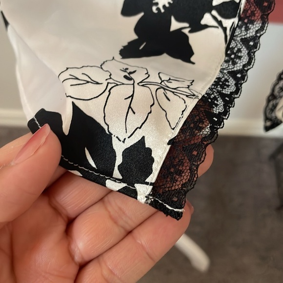 Victoria’s Secret Black White Lace Nightgown medium open front w/ floral design - Picture 4 of 8